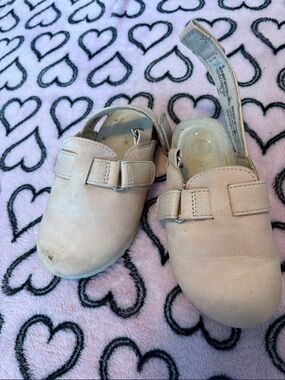 Cat & Jack Toddler Tan Slip-On Dress Clogs